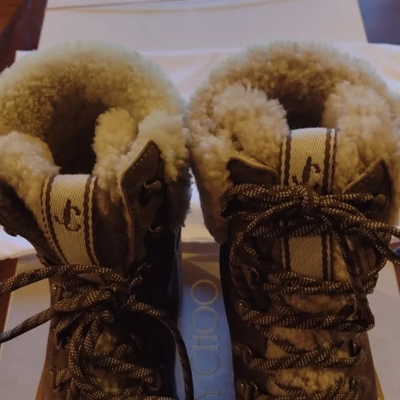 Jimmy Choo Brown Ankle Boots with Cream Fur Lining - Picture 2 of 10